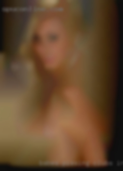 Babes pissing clubs in bathtub near Houston.